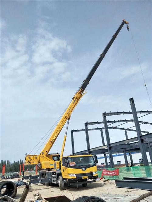 尼木县超高层建筑钢结构吊装案例